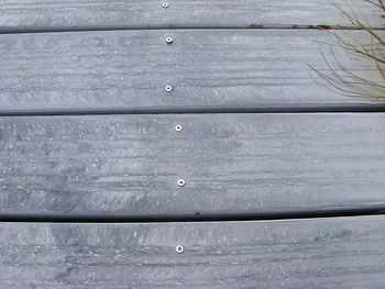 composite decking slippery resized 600