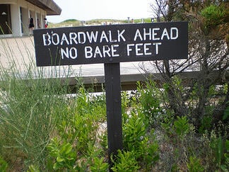 boardwalk_no_bare_feet